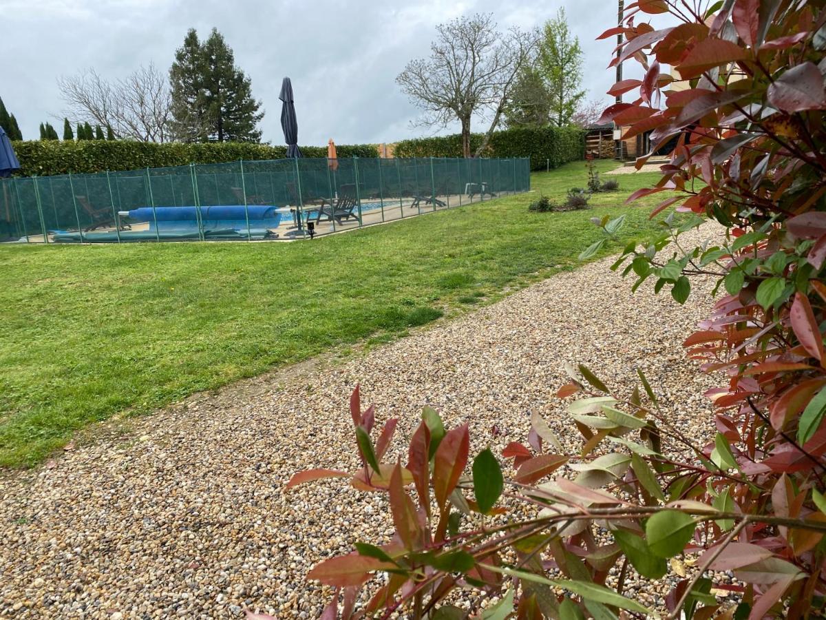 Maison Entre Dordogne Et Gironde Avec Piscine Minzac Extérieur photo